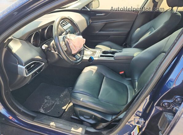 SAJAD4BG3HA973536 2017 JAGUAR XF Blue Vista interior delantera