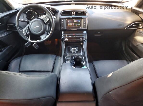 SAJAD4BN8HA952227 2017 JAGUAR XF Black Widok deski rozdzielczej