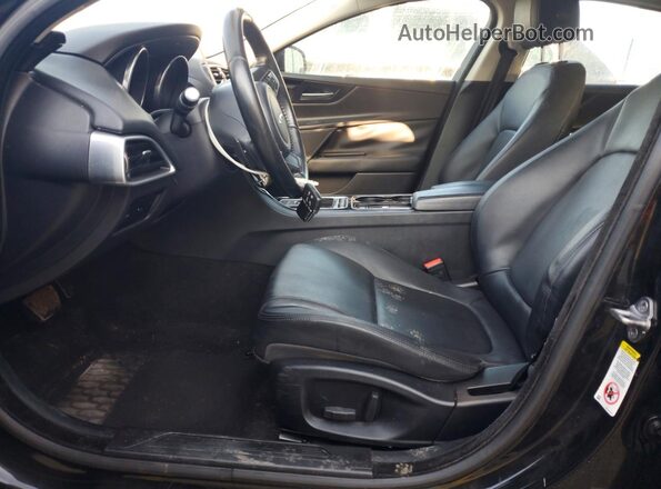 SAJAD4BN8HA952227 2017 JAGUAR XF Black Widok wnętrza z przodu