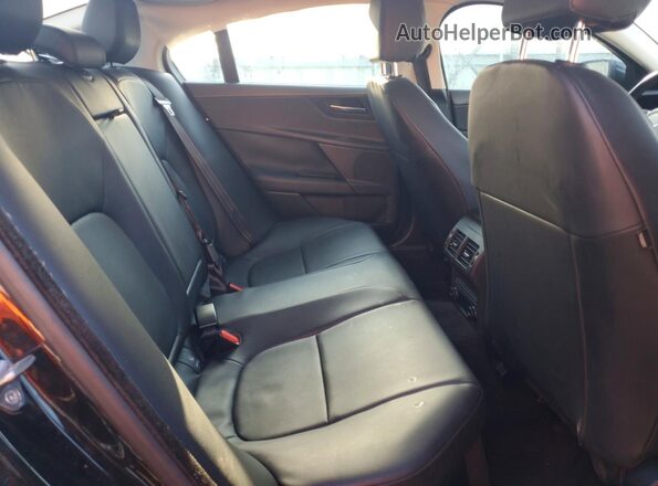 SAJAD4BN8HA952227 2017 JAGUAR XF Black Widok tylnych siedzeń