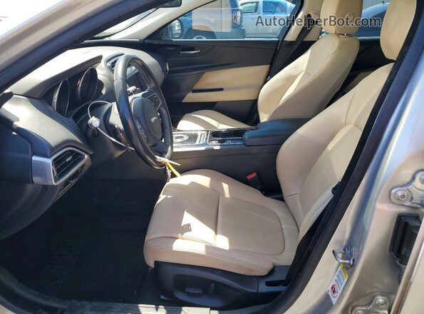 SAJAD4BV3HA954838 2017 JAGUAR XF Silver Вид салону спереду