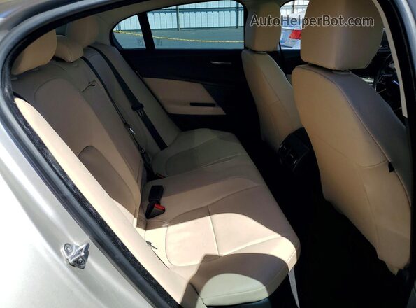 SAJAD4BV3HA954838 2017 JAGUAR XF Silver Вид задніх сидінь
