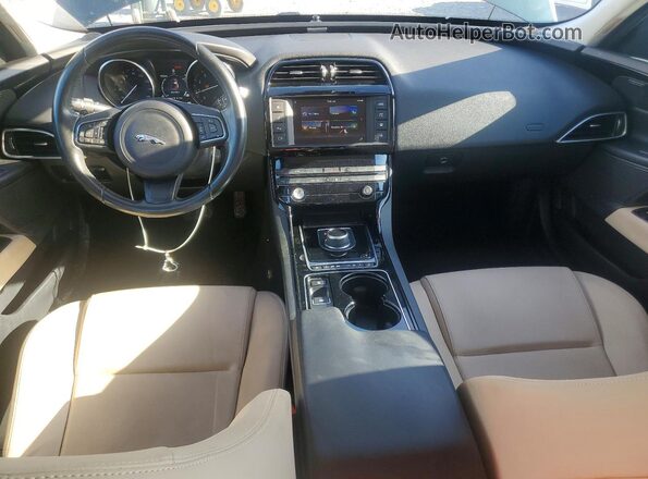 SAJAD4BV3HA972188 2017 JAGUAR XF Green Widok zestawu wskaźników