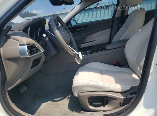 SAJAD4FX4JCP25543 2018 JAGUAR XF White Vista interior delantera