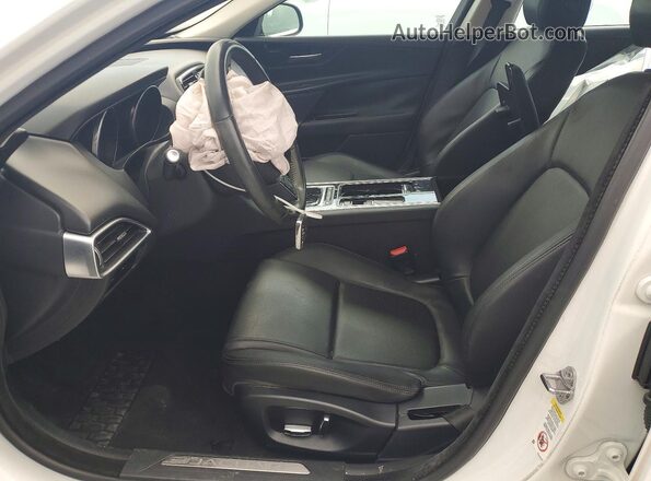 SAJAD4FX7KCP47943 2019 JAGUAR XF White Widok wnętrza z przodu