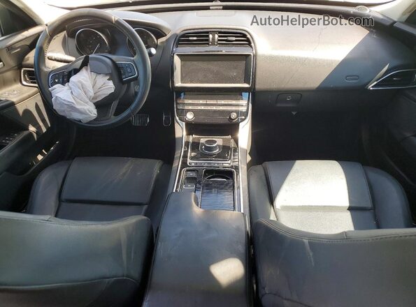 SAJAD4FX7KCP47943 2019 JAGUAR XF White Widok deski rozdzielczej