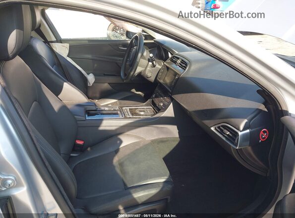 SAJAD4FX8JCP25318 2018 JAGUAR XF Silver Vista interior delantera