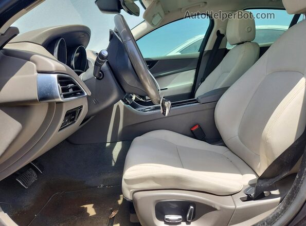 SAJAD4GX8KCP49070 2019 JAGUAR XF Черный Вид салона спереди