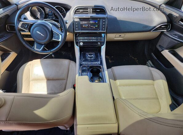 SAJAE4FX7JCP33813 2018 JAGUAR XF Красный Вид панели приборов