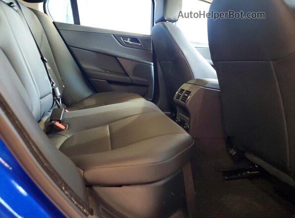 SAJAJ4BN5HA976672 2017 JAGUAR XF Blue უკანა სავარძლების ხედი