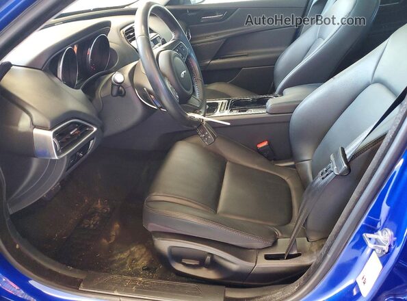 SAJAJ4BN5HA976672 2017 JAGUAR XF Blue წინა სალონის ხედი