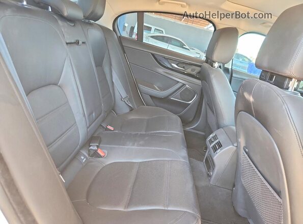 SAJAJ4FX7LCP64476 2020 JAGUAR XF Белый Вид задних сидений