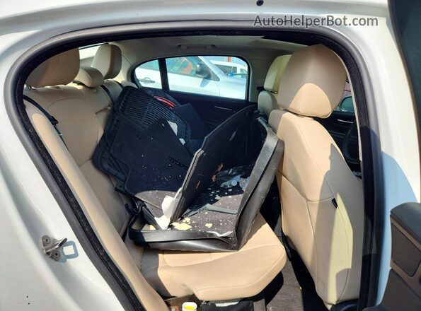 SAJAJ4FX8JCP37610 2018 JAGUAR XF White Widok tylnych siedzeń
