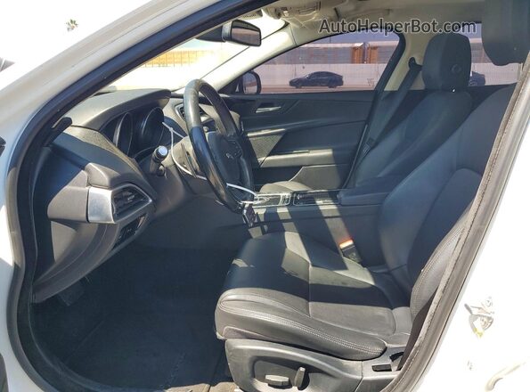 SAJAR4FXXJCP36211 2018 JAGUAR XF White Widok wnętrza z przodu