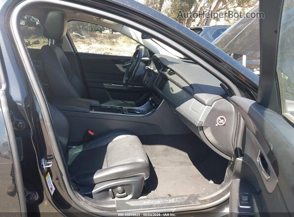 SAJBE4BV1GCY14159 2016 JAGUAR XF Black Widok wnętrza z przodu