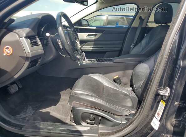 SAJBE4BV7GCY02873 2016 JAGUAR XF Black Widok wnętrza z przodu