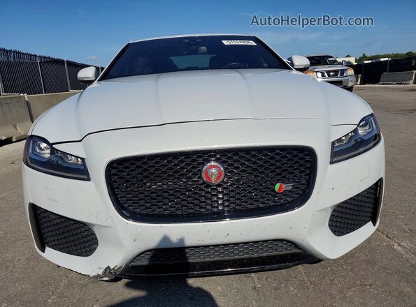 SAJBG4BVXGCY05003 2016 JAGUAR XF Белый Вид спереди