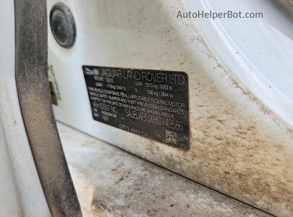 SAJBJ4BNXHCY42586 2017 JAGUAR XF White Vista del compartimento del motor