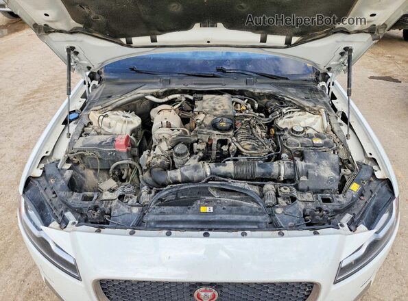 SAJBJ4BNXHCY42586 2017 JAGUAR XF White Vista interior trasera