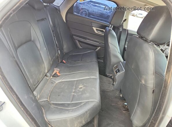 SAJBJ4FX9KCY79468 2019 JAGUAR XF White Հետևի նստատեղերի տեսք