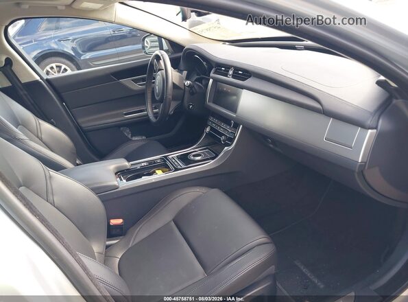 SAJBJ4FXXLCY86317 2020 JAGUAR XF Silver Vista interior delantera