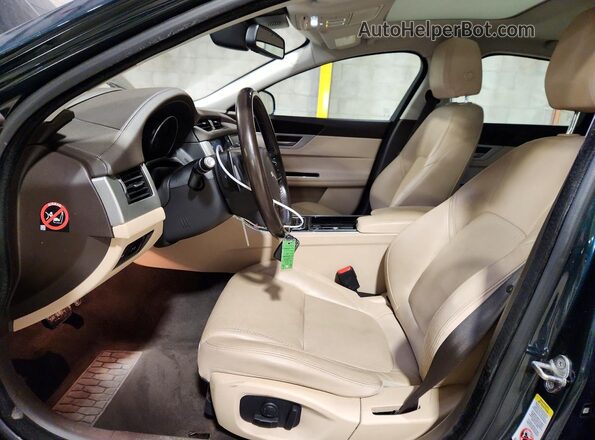 SAJBK4BV0GCY05803 2016 JAGUAR XF Green Widok wnętrza z przodu