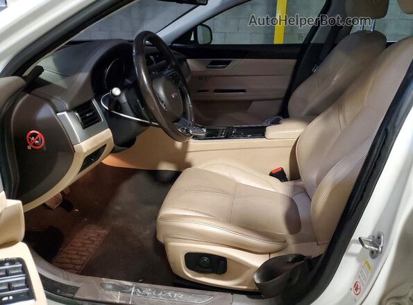 SAJBK4BV3GCY12423 2016 JAGUAR XF White Вид салону спереду