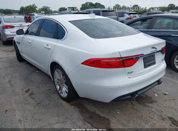 SAJBK4BV8HCY44575 2017 JAGUAR XF White Tył lewy