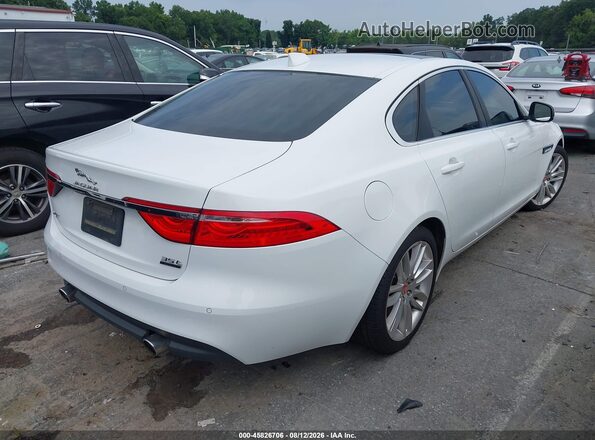 SAJBK4BV8HCY44575 2017 JAGUAR XF White Tył prawy