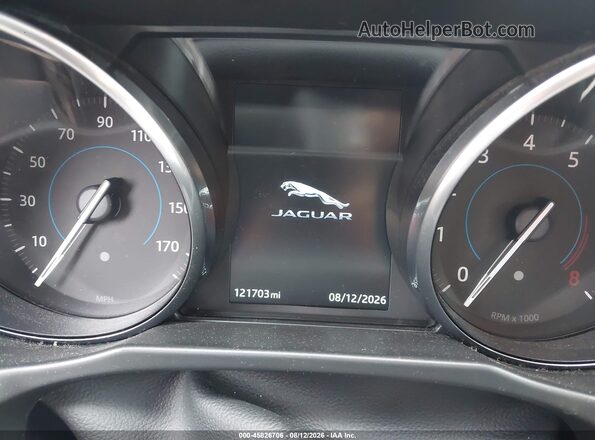 SAJBK4BV8HCY44575 2017 JAGUAR XF White Widok tylnych siedzeń