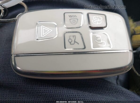 SAJBK4BV8HCY44575 2017 JAGUAR XF White Widok deski rozdzielczej