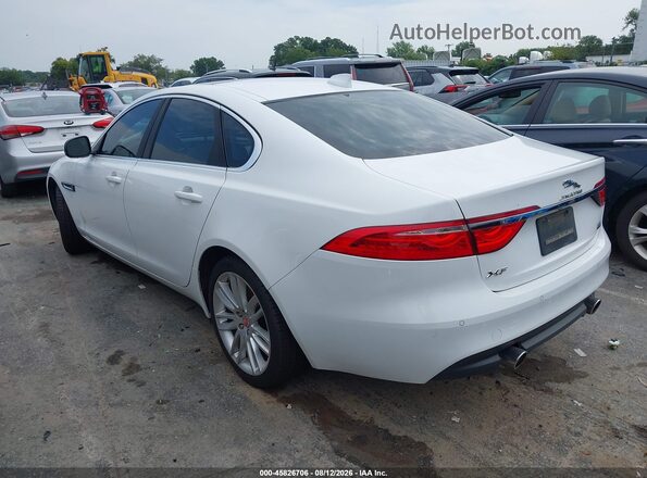 SAJBK4BV8HCY44575 2017 JAGUAR XF White Widok wnętrza 360 stopni