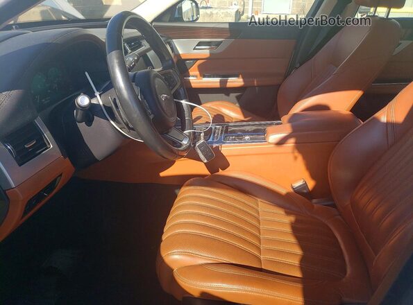 SAJBN4EV9JCY53312 2018 JAGUAR XF White Widok wnętrza z przodu