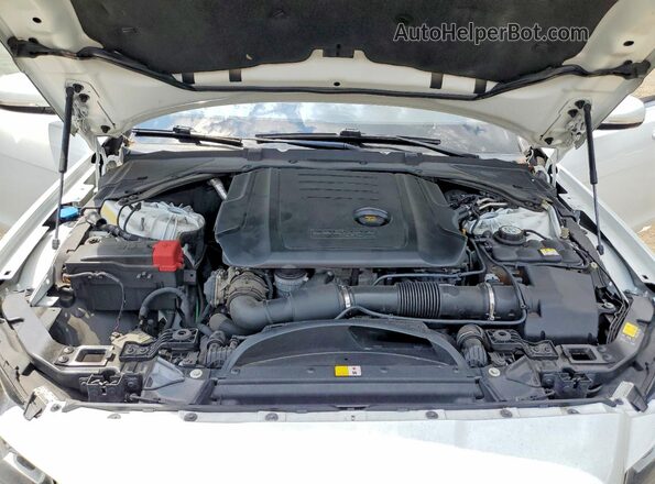 SAJBR4BN2HCY42624 2017 JAGUAR XF White Widok wnętrza z tyłu