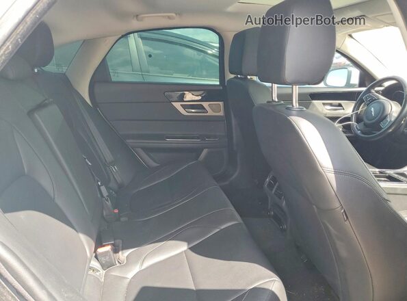 SAJBR4FX7JCY70596 2018 JAGUAR XF Белый Вид задних сидений