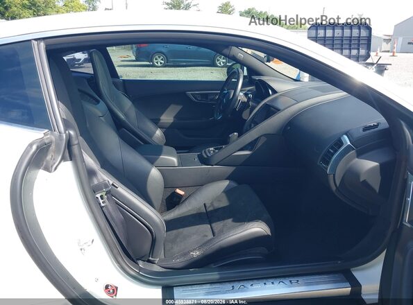 SAJDD1GX5JCK53914 2018 JAGUAR F-TYPE White Front interior view