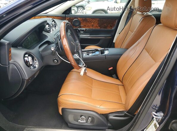 SAJWA1C7XK8W19636 2019 JAGUAR XJ Blue Вид салону спереду