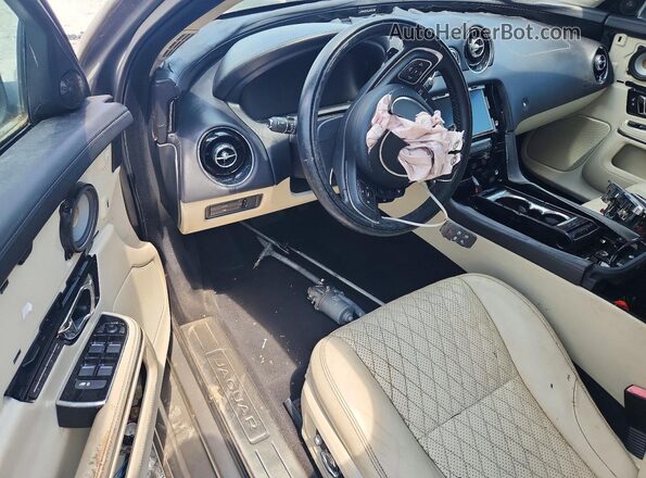 SAJWA2G71H8W05956 2017 JAGUAR XJL Gray Vista del salpicadero