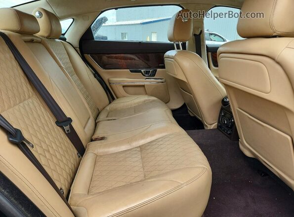 SAJWJ2GD4H8W12714 2017 JAGUAR XJL Green Вид задніх сидінь