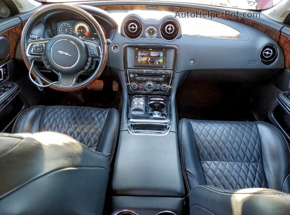 SAJWJ2GD9G8W02291 2016 JAGUAR XJL Red Widok deski rozdzielczej
