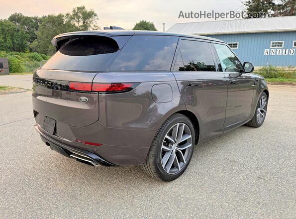 SAL1L9FUXPA154724 2023 LAND ROVER RANGE ROVER Gray Front interior view
