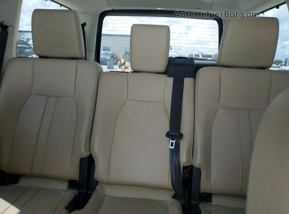 SALAG2V6XGA801234 2016 LAND ROVER LR4 White Вид задніх сидінь