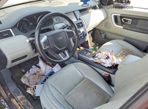 SALCP2BG2HH667771 2017 LAND ROVER DISCOVERY Cream Widok deski rozdzielczej