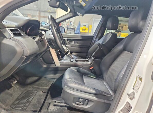 SALCP2BG8HH656970 2017 LAND ROVER DISCOVERY White წინა სალონის ხედი