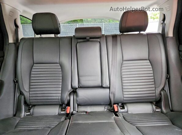 SALCT2BG3HH689516 2017 LAND ROVER DISCOVERY Black Հետևի նստատեղերի տեսք