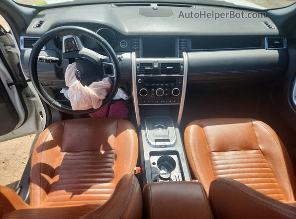 SALCT2BG5GH566850 2016 LAND ROVER DISCOVERY White Вид панелі приладів