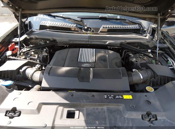 SALEBEEE3R2245645 2024 LAND ROVER DEFENDER Black Rear view