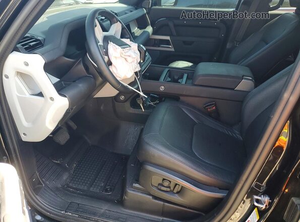 SALEJ7EU9R2331760 2024 LAND ROVER DEFENDER Черный Вид салона спереди