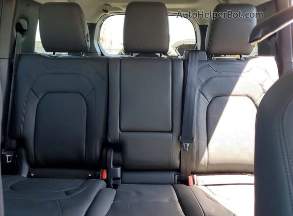 SALEJFFU3S2428502 2025 LAND ROVER DEFENDER Black უკანა სავარძლების ხედი