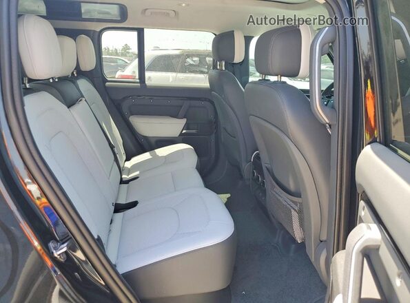SALEX7EU5S2390230 2025 LAND ROVER DEFENDER Черный Вид задней части салона